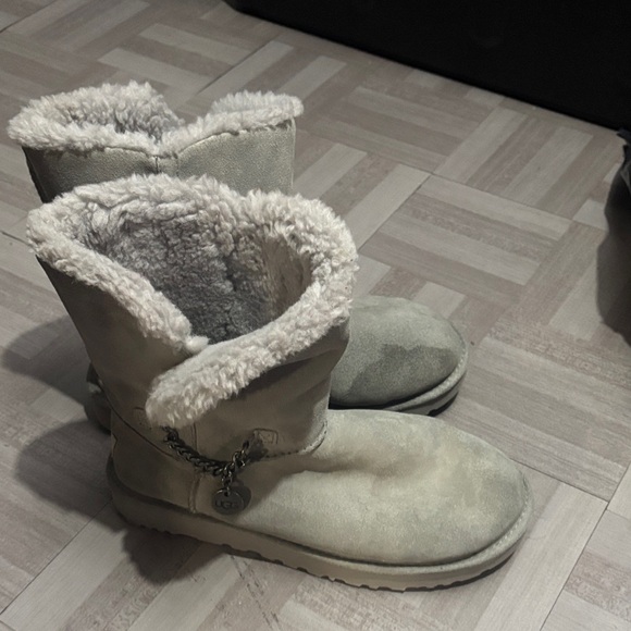 UGG Shoes - UGG Women's Cream Shearling Winter Boots